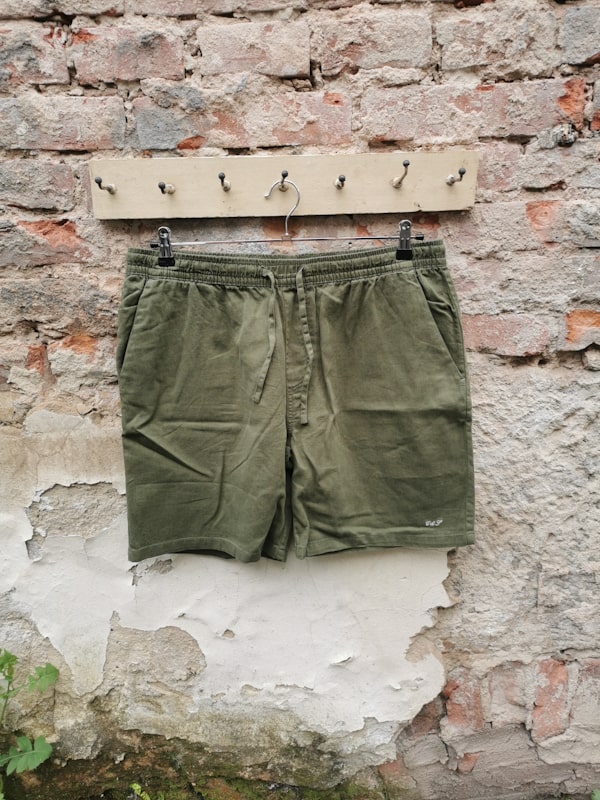 Shorts Leinen Blend olive  - Colours and Sons