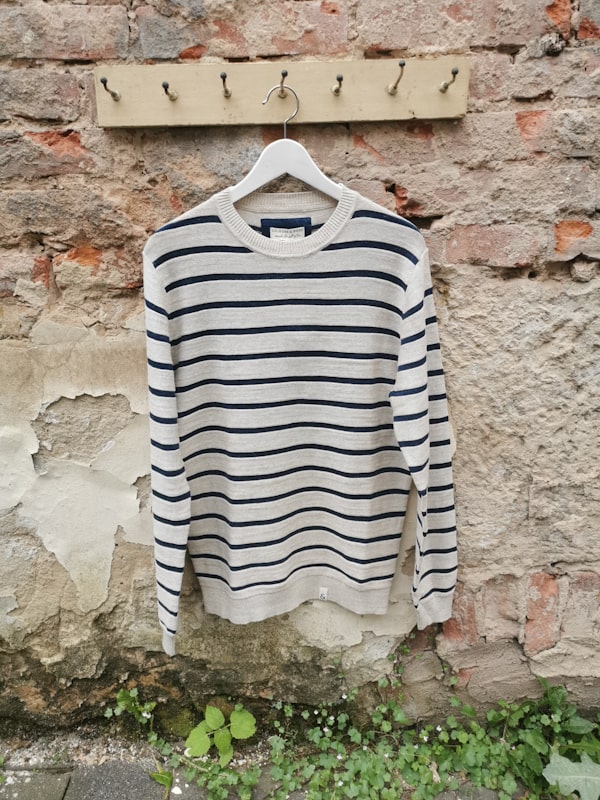 Pullover stripes navy, beige - Colours and Sons