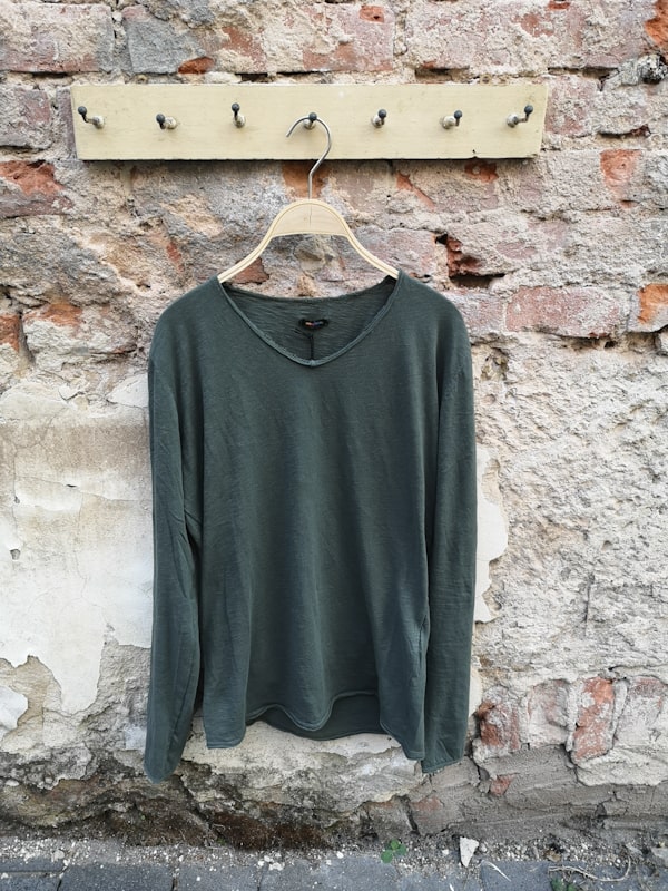Longsleeve V Ausschnitt militare grün  - Imperial