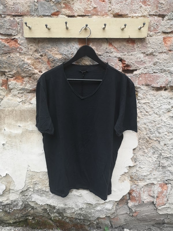 T-Shirt V Ausschnitt schwarz  - Imperial