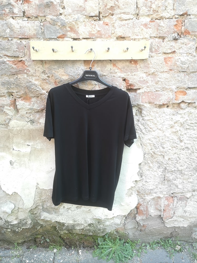 T-Shirt V Ausschnitt schwarz Viskose  - Imperial