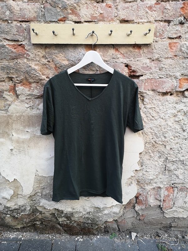 T-Shirt V Ausschnitt militare grün  - Imperial